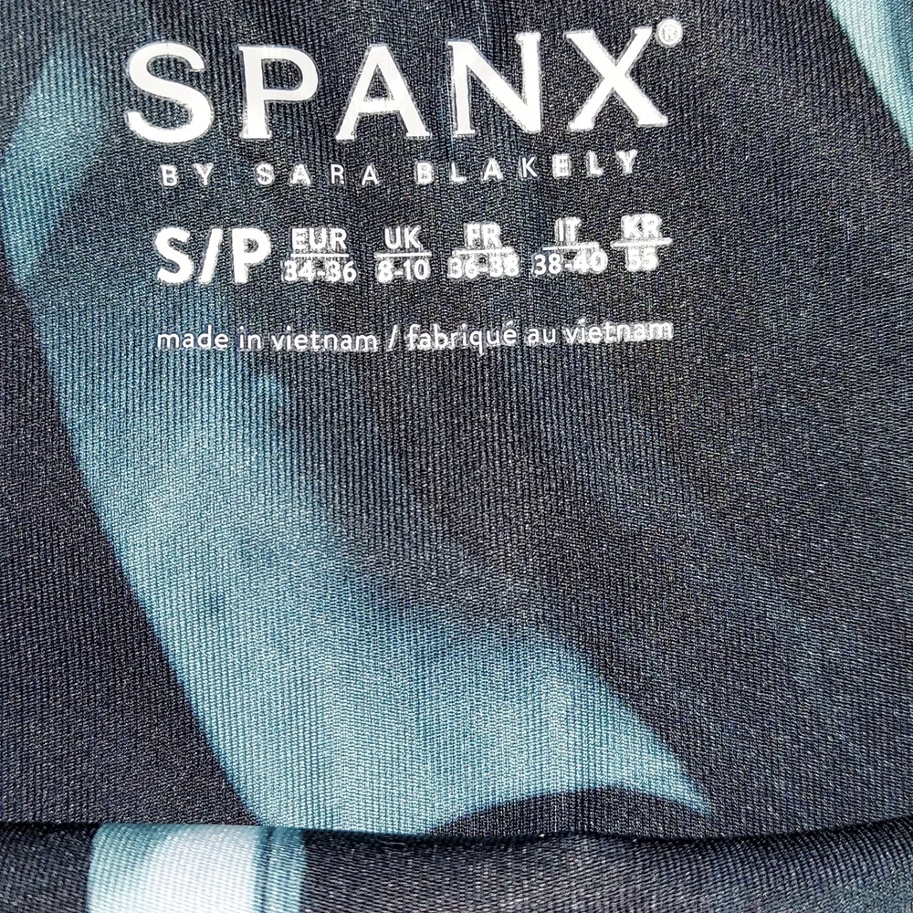 SPANX Black and Blue Abstract Leggings and Top Set Size S - Picture 4 of 4